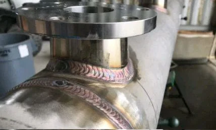Aluminium flange weld with clean bead placement